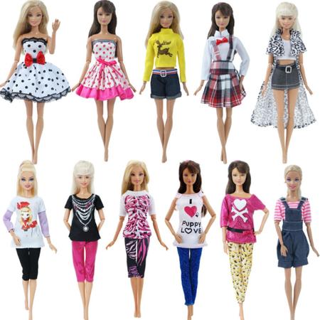 10 Conjuntos Roupas Boneca Barbie + 10 Sapatos Retos Tênis