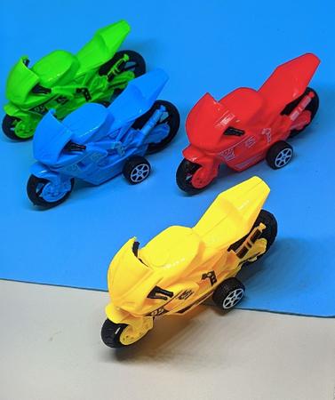 Kit Com 4 Motos de Brinquedo Corrida Miniatura Infantil para Crianças  Motinha Plastico Coloridas Coleção - LVO - Caminhões, Motos e Ônibus de  Brinquedo - Magazine Luiza