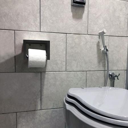Imagem de Kit Conjunto Nicho Prateleira Para Banheiro Farnese + Porta Papel Higiênico Xangai  Preto