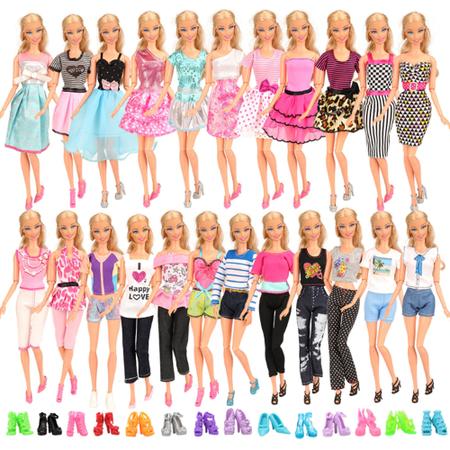 Kit com Roupas Vestidos e Sapatos para Bonecas Barbie e Ken