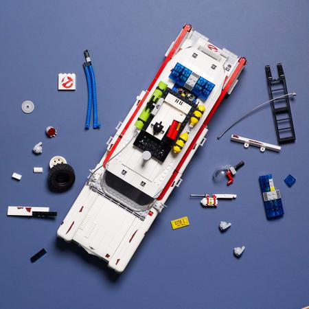 Imagem de Kit de carro LEGO Icons Ghostbusters ECTO-1 10274 de brinquedo de construção