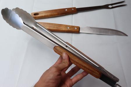 Imagem de kit de churrasco 3 peças jogo faca garfo e pegador de carnes acessórios para churrasco aço inox e madeira de acácia