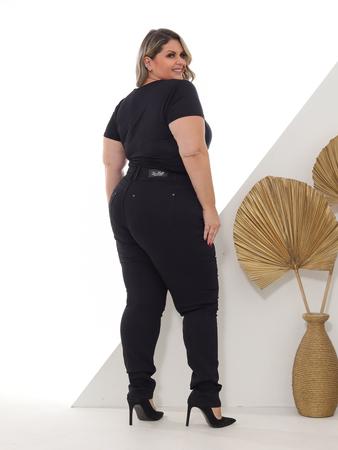 Imagem de  KIT Feminino 2 Peças Plus Size - Bermuda Jeans Escuro Meia Coxa e Calça Skinny Jeans Preto