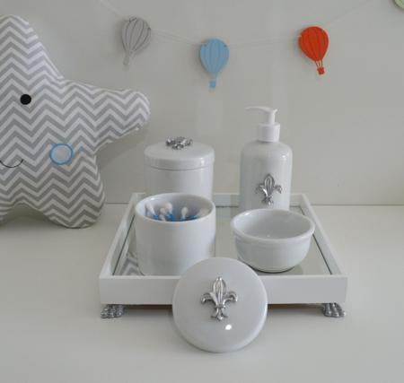 Imagem de Kit Higiene Bebê K014 Prata Moderno Gel Potes Algodão Temas Coroa Cavalo Urso Porcelana Bandeja