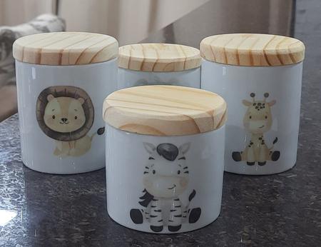 Imagem de Kit higiene bebê Safari 4 potes - Peças Porcelana Tampas Pinus