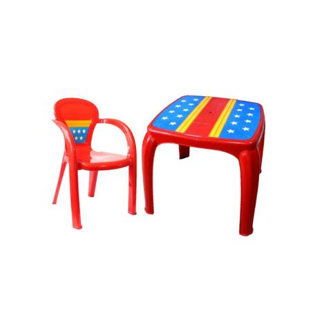 Kit mesa cadeira infantil plástico usual decorada guerreira Imagem de Kit mesa cadeira infantil plástico usual decorada guerreira