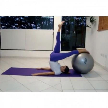 Imagem de Kit Pilates com 1 Bola 65 Cm + 02 Bolas 75 Cm com Mini Bomba  Liveup Sports 