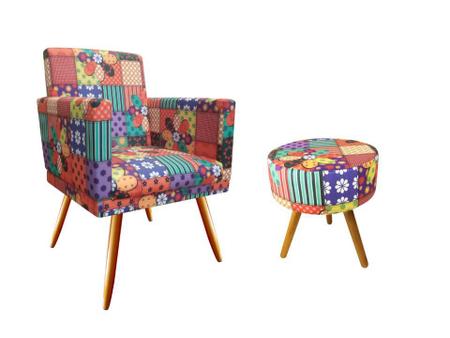 Kit Poltrona Decorativa Bia + Puff Redondo Suede Patchwork Pés Madeira Mz Decor - Mazzero Decor Imagem de Kit Poltrona Decorativa Bia + Puff Redondo Suede Patchwork Pés Madeira Mz Decor