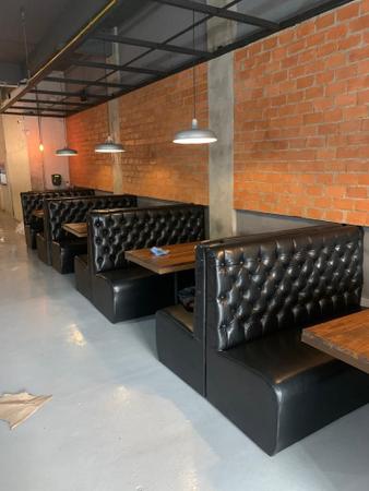 Sofá booth estofado para restaurantes e lanchonetes – Chair & Table Blog –  Cadeiras e Mesas