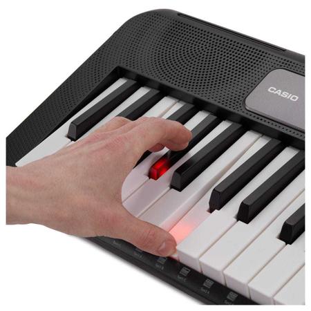 Imagem de Kit Teclado Musical CASIOTONE LK-S250 CASIO Preto Teclas Iluminadas APP Chordana Play + Capa