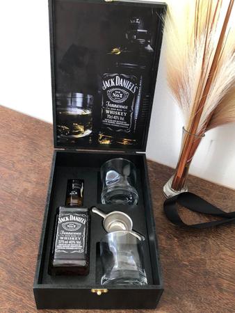 Imagem de Kit Whisky Jack Daniels Presente + 2 Copos Vidro + Dosador