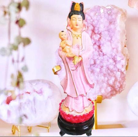 Imagem de Kuan Yin Rosa Na Flor De Lótus 26cm Resina Decor Enfeite