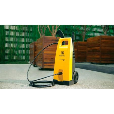 Imagem de Lavadora de Alta Pressão Electrolux EWS30 Power Wash, 1800 PSI, 1450W, Econômica, Stop Total, Acessórios, Amarela