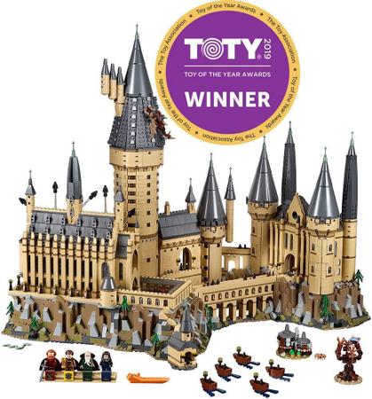 LEGO Harry Potter: O Castelo e os Campos de Hogwarts™, Idades 18+, 2660  Peças