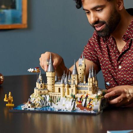 Lego Harry Potter Castelo e Terrenos de Hogwarts 76419 - Brinquedos de  Montar e Desmontar - Magazine Luiza