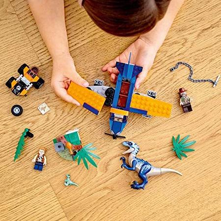 Imagem de LEGO Jurassic World Velociraptor: Missão de Resgate biplano 75942, Brinquedo de Dinossauro para Crianças Pré-Escolares, Com um Brinquedo de Avião Construível, Velociraptor Posable e Bebê Raptor Delta, Nova 2020 (101 Peças)
