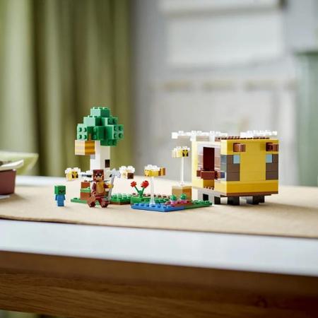 Imagem de Lego Minecraft Casa de Campo da Abelha 21241 Caixa 254 peças
