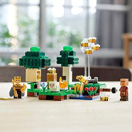 Imagem de LEGO Minecraft The Bee Farm 21165 Minecraft Building Action Toy with a Beekeeper, Plus Cool Bee and Sheep Figures, New 2021 (238 Pieces)