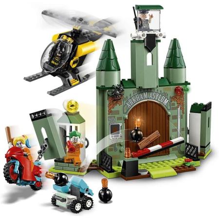 LEGO Batman vs. Coringa - Perseguição de Batmóvel - 76180 - Brinquedos de  Montar e Desmontar - Magazine Luiza