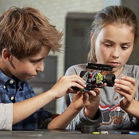 Imagem de LEGO Technic WHACK! Kit de construção 42072 com pull back toy stunt car, popular meninas e meninos brinquedo de engenharia para jogo criativo (135 peças)