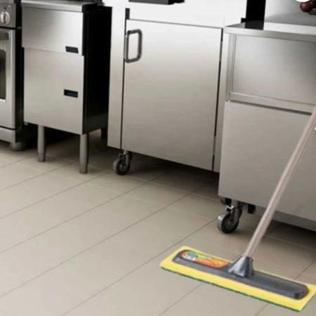 Imagem de limpeza profunda mop abrasivo esponja esfregao  limpa vidros chão cozinha casa  pisos