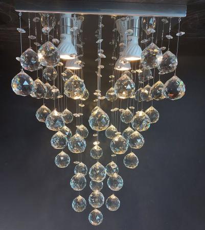 Imagem de Lindo Lustre Chuva de Cristal Alto Brilho,Com Altura de 50cm Para Sala Base de Inox 30x30cm