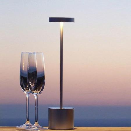 Imagem de Luminária de mesa dourada recarregável com bateria portátil para decoração de casa e jantar