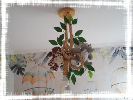 Imagem de Luminária Infantil de teto com girafinha elefantinho