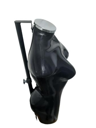 Imagem de Manequim feminino adulto (meio corpo jó) c/ tampa de metal + pedestal na cor preto