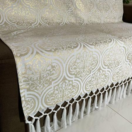 Imagem de Manta Para Sofá em Tecido Jacquard Luxo Adamascado Branco e Dourado 190x140cm