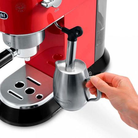 M quina de Caf DeLonghi Dedica Deluxe 15 Bar EC680R 220v