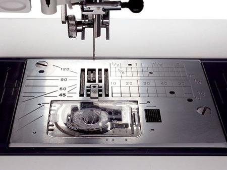 Imagem de Máquina de Costura Eletrônica