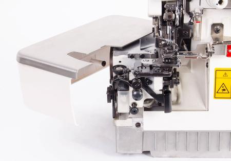 Imagem de Máquina de Costura Overlock Industrial Ponto Cadeia, 2 Agulhas, 4 Fios, Lubrificação Automática, 7000ppm, SS8804