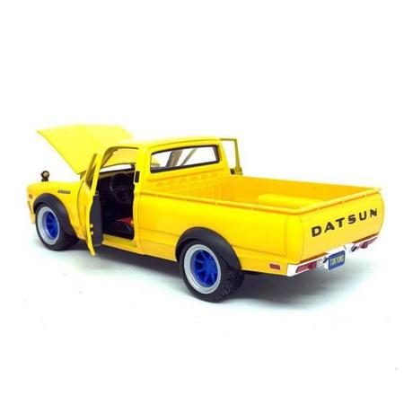 Preços baixos em Datsun Amarelo Caminhões de Coleta de brinquedo e de metal  fundido