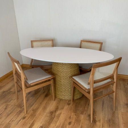 Imagem de Mesa De Jantar Cone Oval 160x90 cm Tampo Laca Branca Base Fibra Natural