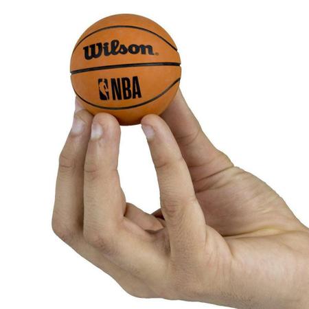 Mini Bola Basquete Wilson NBA WTB1100PDQNB - Marrom/Marrom