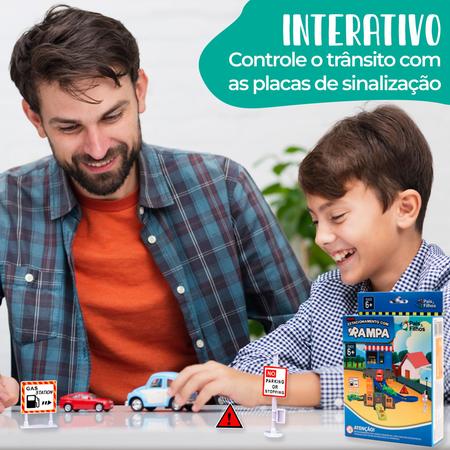 Pista de Carrinhos e o Trânsito - Mente Divertida