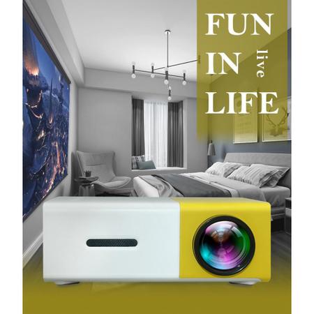 Mini Projetor Portátil Led 1080P 600 Lumens Yg 300 Amarelo - Tyf Imagem de Mini Projetor Portátil Led 1080P 600 Lumens Yg 300 Amarelo