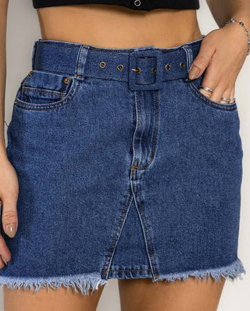 Imagem de Mini Saia Jeans com Cinto Revestido e Barra Desfiada  22444 Escura