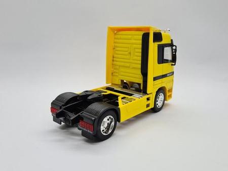 Miniatura Mercedes Benz Actros 4x2 Com Carreta 1/32 - Welly