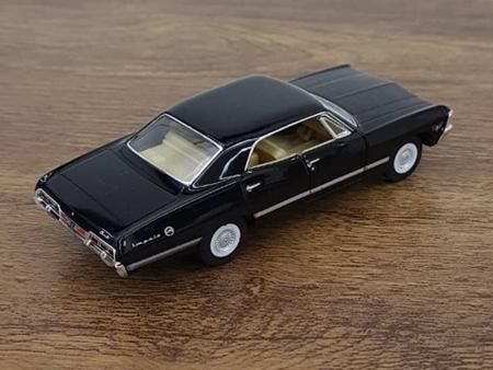 Imagem de Miniatura Chevrolet Impala 1967 Kinsmart 1/43 Metal e Fricção Preto