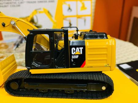 Imagem de Miniatura Escavadeira Cat 320F 1/64 Diecast Masters