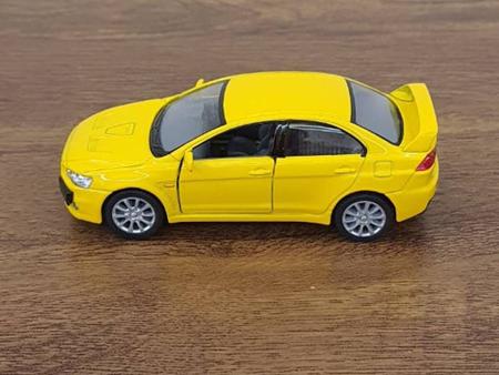 Imagem de Miniatura Lancer Evolution X 2008 Kinsmart 1/36 Metal e Fricção Amarelo