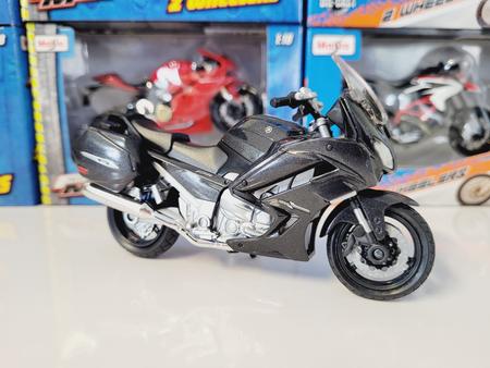 Moto de Ferro Corrida Miniatura Yamaha FJR 1300 1:12 na Caixa Maisto -  Miniaturas de Motos - Magazine Luiza