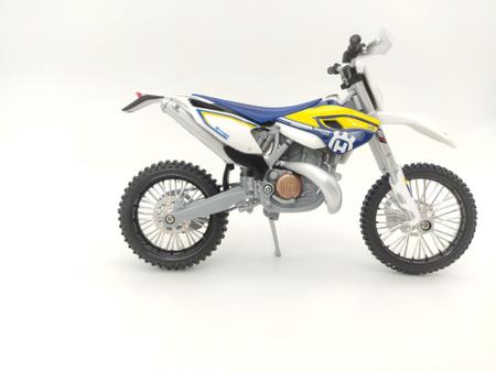 Moto de Ferro Trilha Miniatura Husqvarna FE 501 1:12 na Caixa Maisto -  Miniaturas de Motos - Magazine Luiza