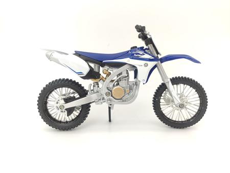 Moto de Ferro Trilha Miniatura Yamaha YZ 250 1:6 na Caixa New-Ray