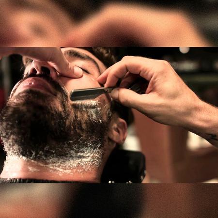 Imagem de Navalhete Profissional Para Barbear Com Cabo Branco