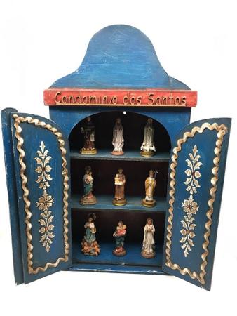 Imagem de Oratorio capela de madeira azul condominio dos santos