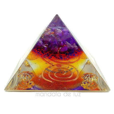 Imagem de Orgonite Pirâmide de Ouro de Saint Germain: Um Objeto que Transmuta Energias Negativas em Positivas