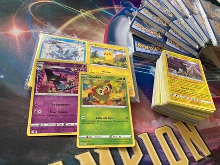 Cartas pokemon originais - lote com 25 - COPAG - Deck de Cartas - Magazine  Luiza